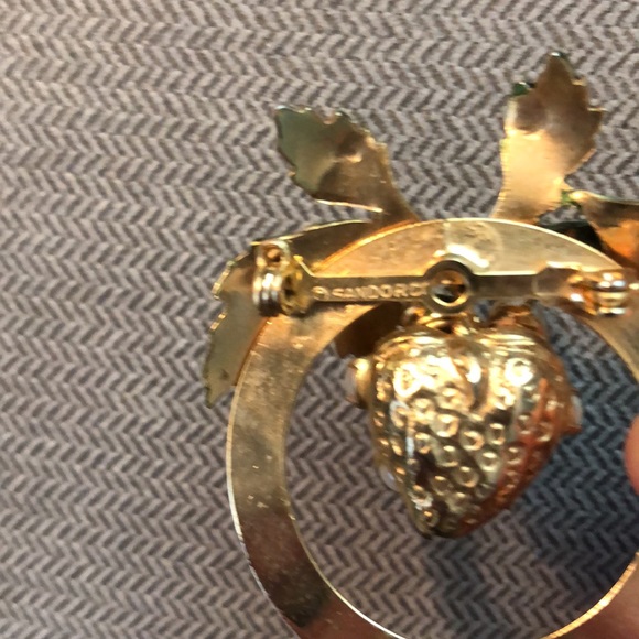 Sandor Pearl Fruit Brooch With Matching Grape Cluster Clip On Vintage Earrings - Picture 8 of 13